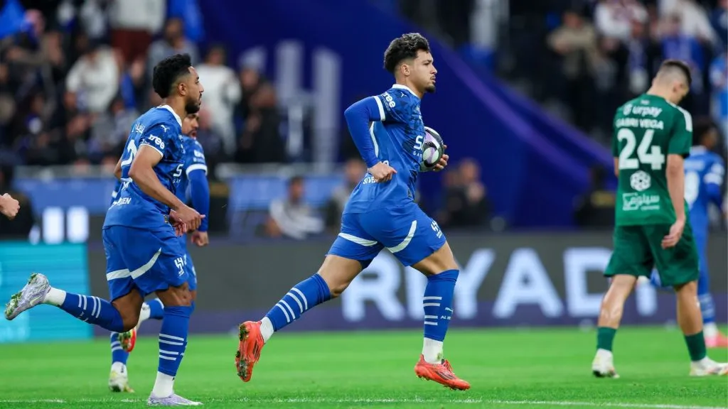 Marcos Leonardo celebra gol pelo Al-Hilal no Sauditão (Foto: Yasser Bakhsh/Getty Images)