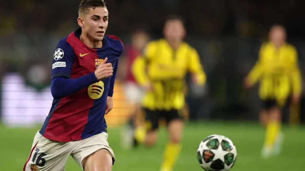 Fermin Lopez em ação durante a partida da UEFA Champions League 2024/25. Foto: Dean Mouhtaropoulos/Getty Images
