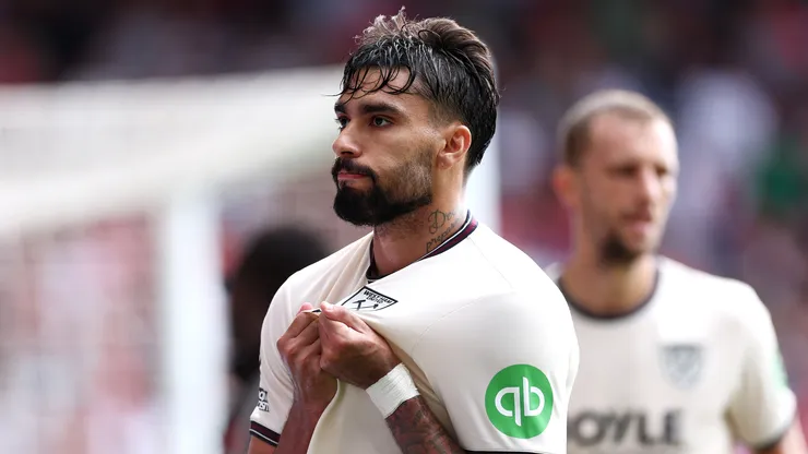 Lucas Paquetá comemorando pelo West Ham. (Foto: Dan Istitene/Getty Images)