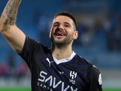Especulado no Flamengo, Mitrović deixa o Al-Hilal e acerta com o Al-Rayyan