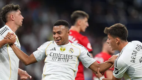 Levantamento do L'Equipe revela os clubes que mais pagam salários aos jogadores na Europa. Real Madrid lidera com média de 11,2 milhões de euros por atleta, seguido por Barcelona e Manchester City. (Photo by Angel Martinez/Getty Images)