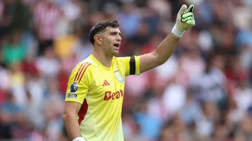 Emiliano Martínez, goleiro do Aston Villa, pode jogar no Manchester United. Foto: Richard Pelham/Getty Images