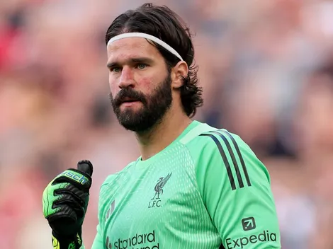 Clubes sauditas sinalizam oferta por Alisson