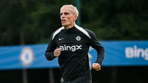 Alejandro Garnacho é o novo reforço do Chelsea após transferência polêmica do Manchester United por 40 milhões de libras. Foto: Divulgação /Twitter Chelsea)