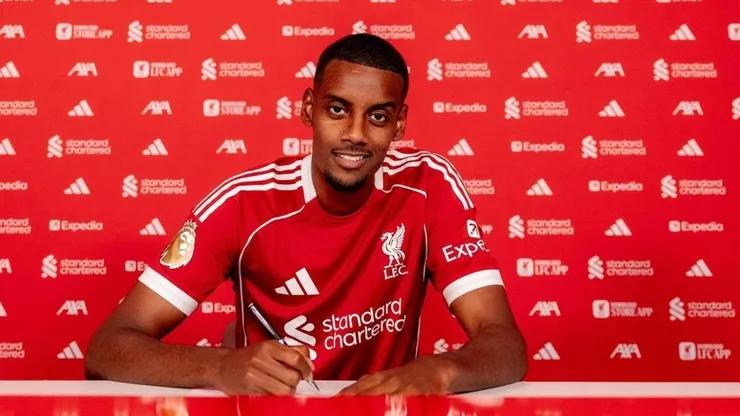 Isak é o novo reforço dos Reds. Foto: Divulgação/Liverpool