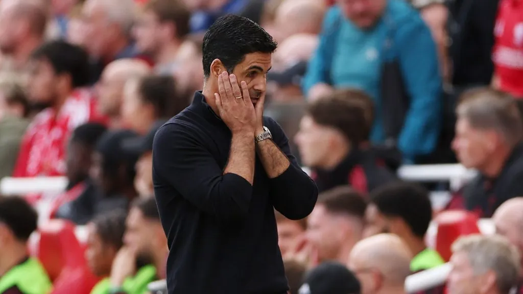 Arteta em registro durante Liverpool x Arsenal na Premier League (Foto: Alex Pantling/Getty Images)