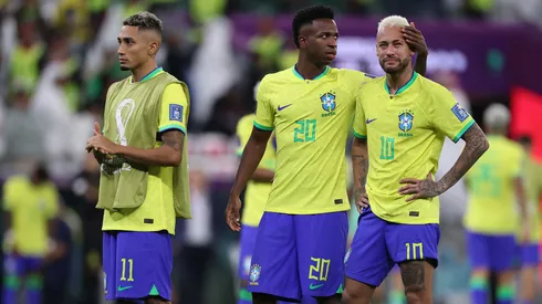 Raphinha, Vinicius Junior e Neymar durante eliminação na Copa do Mundo (Foto: Michael Steele/Getty Images)