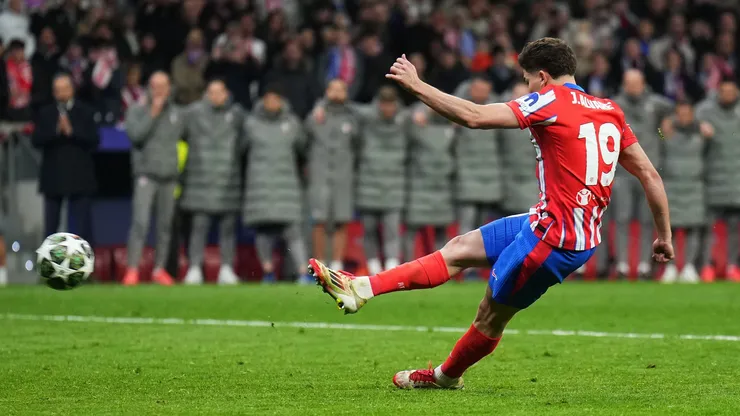 Pênalti cobrado por Julián Álvarez, em Atlético de Madrid x Real Madrid, ainda gera polêmica