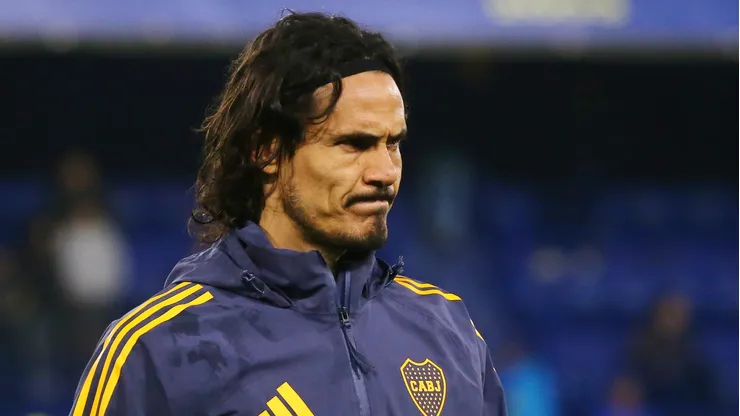Cavani com a camisa do Boca Juniors. Foto: Marcos Brindicci/Getty Images
