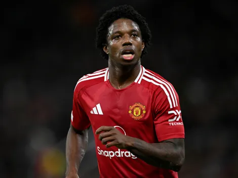 Manchester United avalia saída de Tyrell Malacia