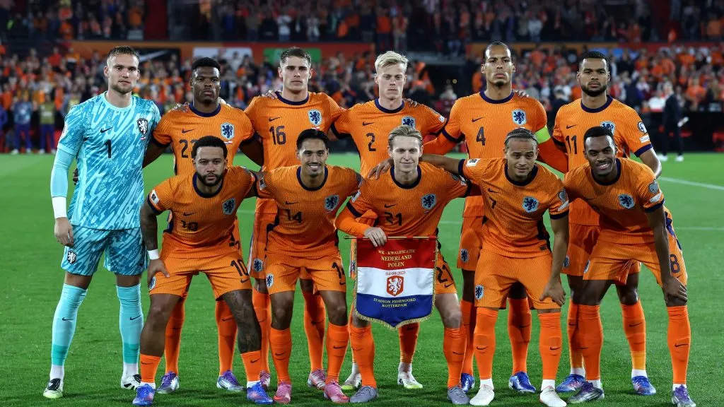 Seleção da Holanda na partida contra a Polônia. Foto: Dean Mouhtaropoulos/Getty Images