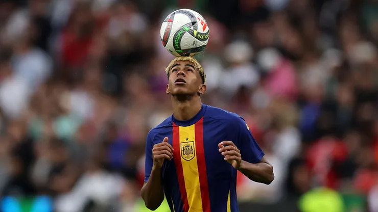 Lamine Yamal atinge nova marca pela Espanha.