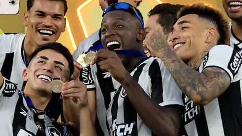 Barcelona se impressiona com desempenho e vai em busca da contratação de Thiago Almada, ex-Botafogo. Foto: Buda Mendes/Getty Images