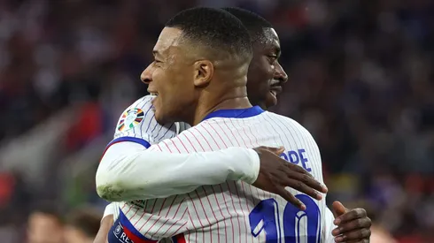 Mbappé e Dembélé pela França. (Foto: Kevin C. Cox/Getty Images)