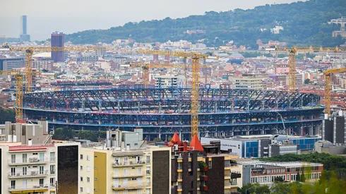 Registro de obras no Camp Nou em agosto de 2025 (Foto: David Ramos/Getty Images)