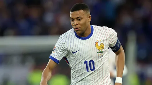 Mbappé em ação pela Seleção Francesa.