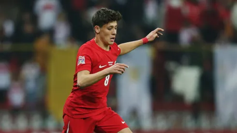 Arda Güler em ação pela Turquia.