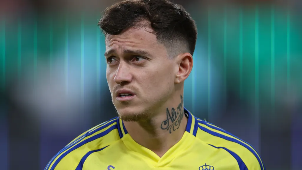 Otávio, ex-alvo do Palmeiras, em campo pelo Al-Nassr. Foto: Abdullah Ahmed/Getty Images