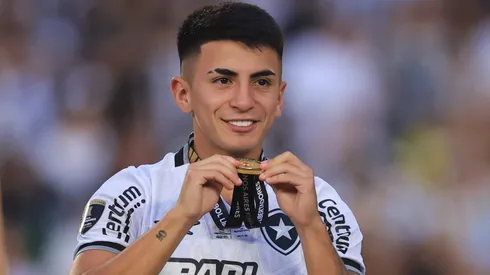 Barcelona ganha concorrência do Manchester City na disputa pelo meia Thiago Almada, ex-Botafogo (Photo by Buda Mendes/Getty Images)