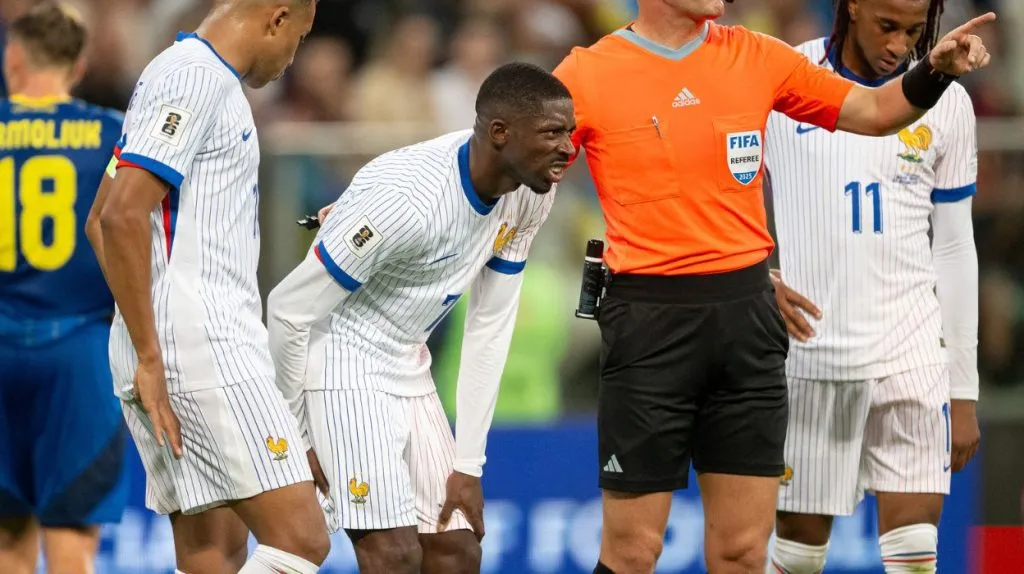 Dembélé machucado pela França. Foto: Mateusz Slodkowski/ Getty Images