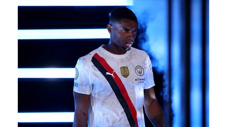Manuel Akanji em ação pelo Manchester City. (Photo by Alex Grimm/Getty Images)