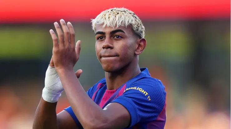 Barcelona está de olho no brasileiro Savinho, do Manchester City, para jogar com Lamine Yamal.(Photo by Alex Caparros/Getty Images)