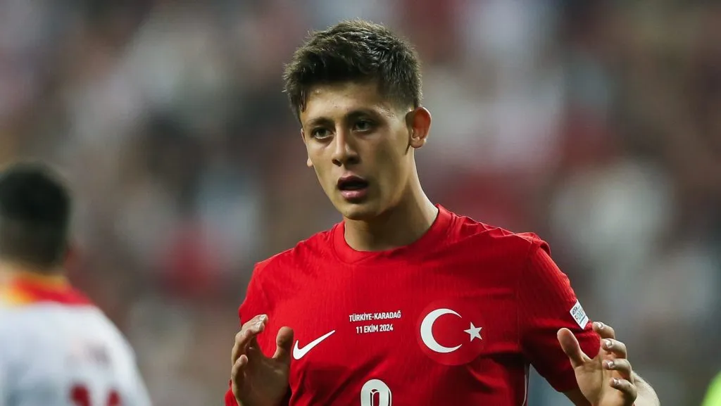 Güler ressaltou a força coletiva de sua seleção, mostrou respeito pela Espanha e transmitiu confiança em liderar sua equipe em busca da vitória em Konya. (Photo by Ahmad Mora/Getty Images)