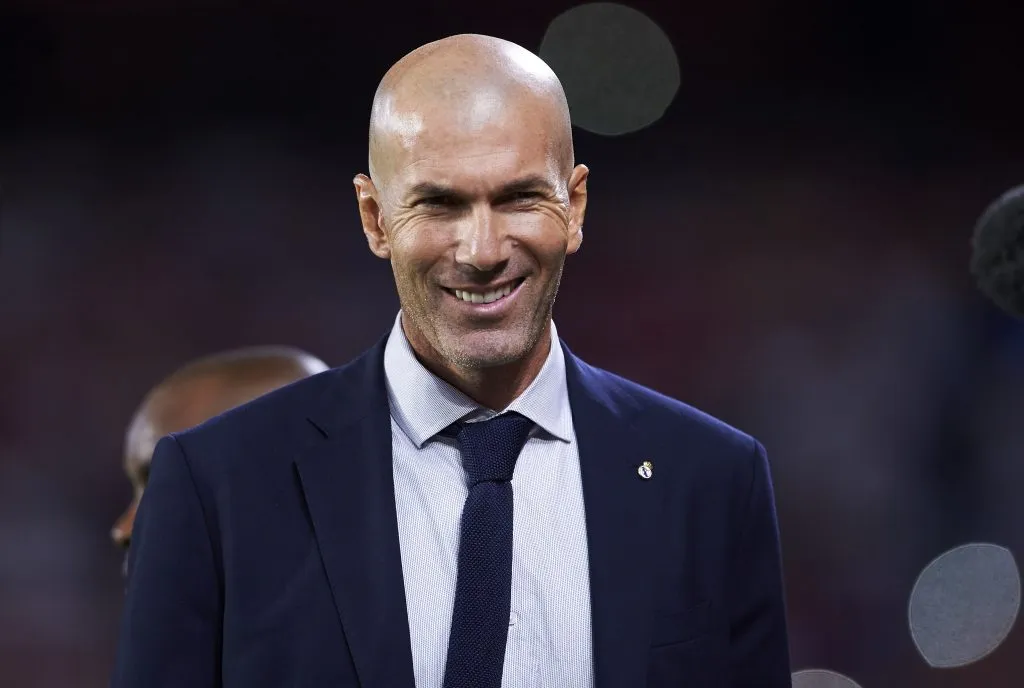 Zinedine Zidane, lenda do Real Madrid, pode ser substituto de José Mourinho no Fenerbahçe