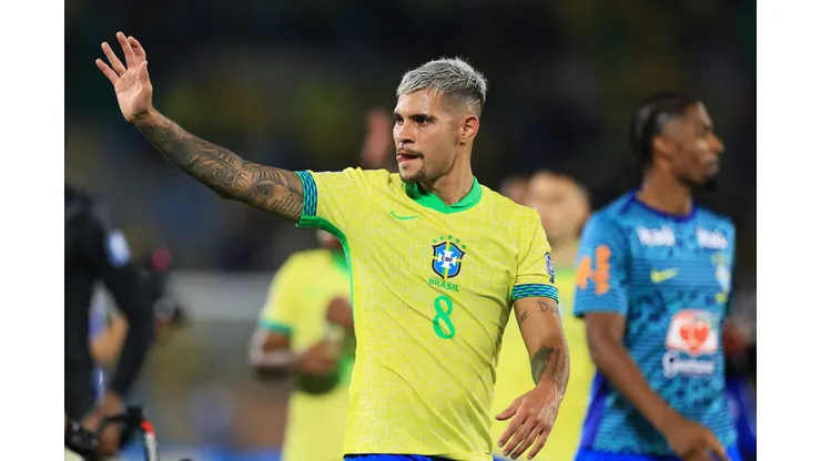 Bruno Guimarães em ação pelo Brasil. (Photo by Buda Mendes/Getty Images)