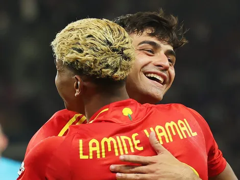 Espanha goleia Turquia com show de trio do Barcelona