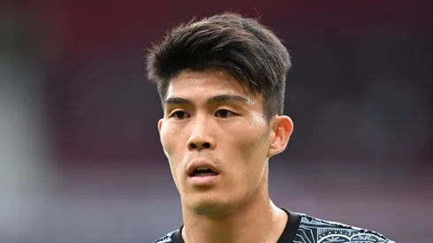 Ex-Arsenal Tomiyasu entra na mira de Real Sociedad e Real Oviedo. (Photo by Michael Regan/Getty Images)