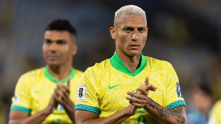 Richarlison em ação durante duelo contra o Chile (Foto: Ruano Carneiro/Getty Images)