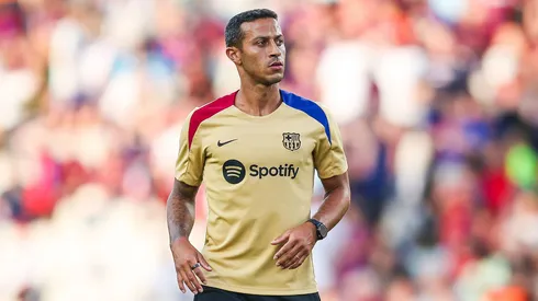 Thiago chegou a integrar a comissão técnica blaugrana em 2024 (Foto: Eric Alonso/Getty Images)
