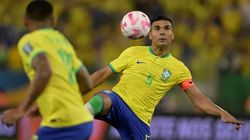 Casemiro durante jogo das Eliminatórias (Foto: Pedro Vilela/Getty Images)