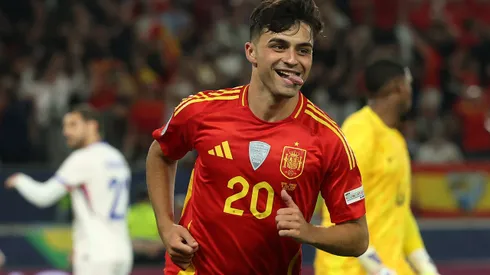 Pedri em ação pela Espanha. Foto: Alexander Hassenstein