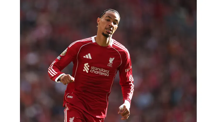 Hugo Ekitike em ação pelo Liverpool. (Photo by Alex Pantling/Getty Images)