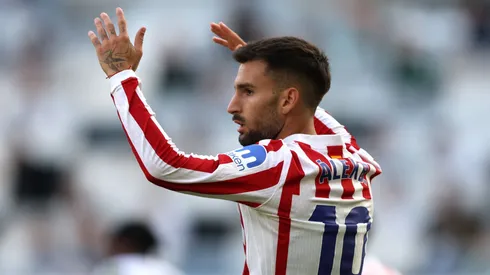 Baena voltou ao campo seis dias após cirurgia, animando a comissão técnica. Foto: George Wood/Getty Images