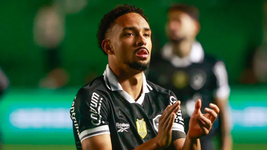 Vitinho jogador do Botafogo (foto: Luiz Erbes/AGIF)