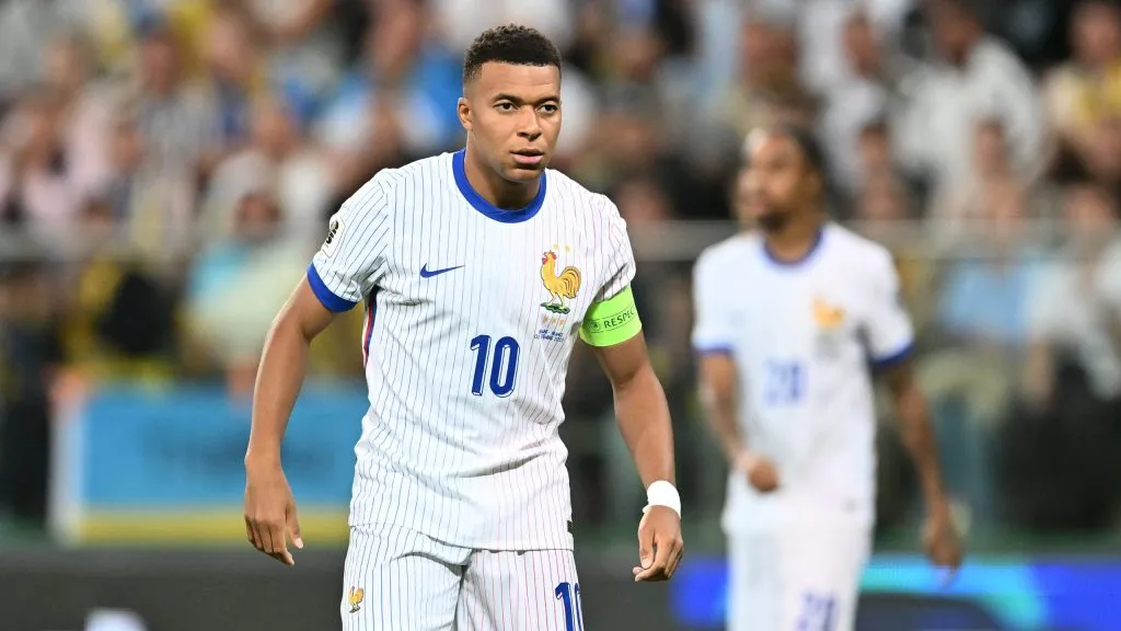 Kylian Mbappé em jogo da Seleção Francesa. Foto: Mateusz Slodkowski/Getty Images