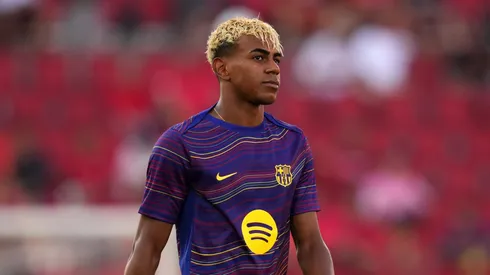 Lamine Yamal em ação pelo Barcelona. (Photo by Alex Caparros/Getty Images)