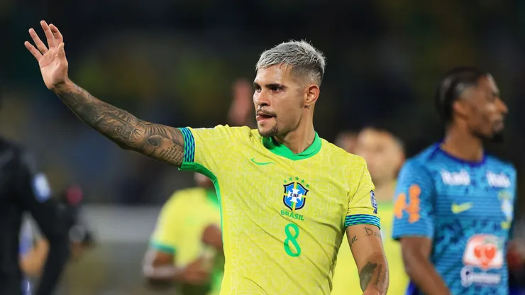 Bruno Guimarães foi autor de um dos gols na vitória sobre o Chile (Foto: Buda Mendes/Getty Images)
