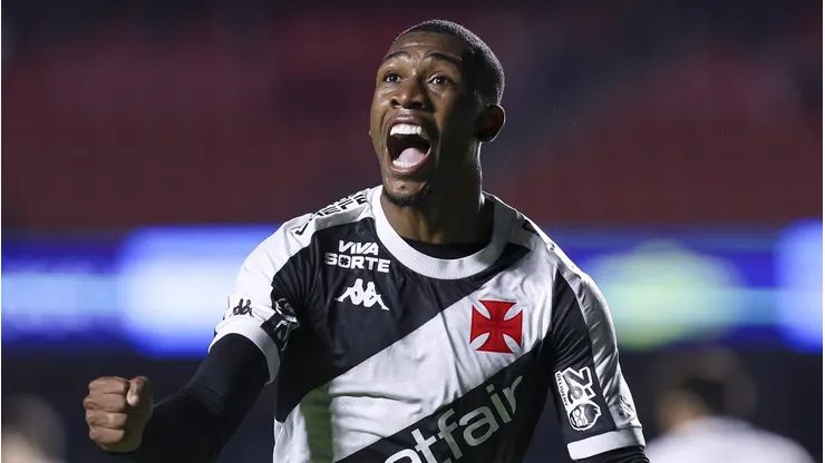 Rayan, atacante do Vasco, é alvo do Chelsea. Foto: Ricardo Moreira/Getty Images