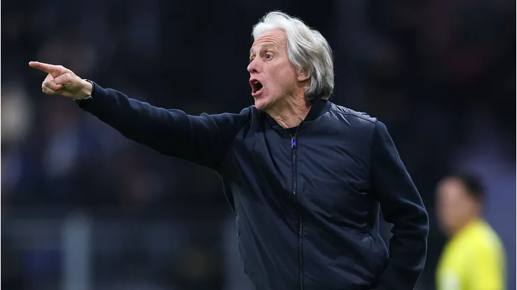 Otávio deixa o Al‑Nassr após ser afastado por Jorge Jesus. Foto: Abdullah Ahmed/Getty Images