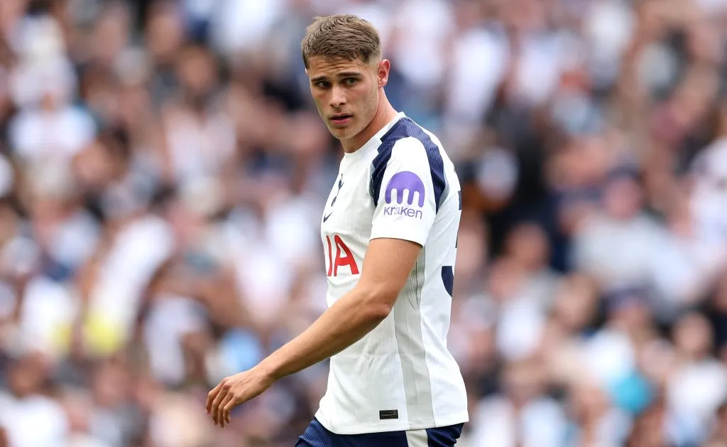 Van de Ven pode acertar com o Real Madrid. (Photo by Julian Finney/Getty Images)