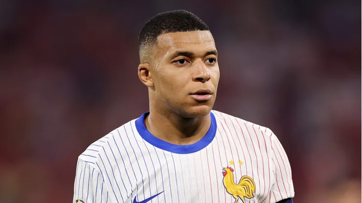 Mbappé é elogiado por Deschamps em vitória da França sobre Islândia. (Photo by Alex Grimm/Getty Images)