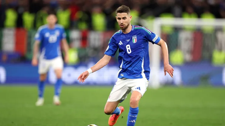 Jorginho em ação pela Itália.