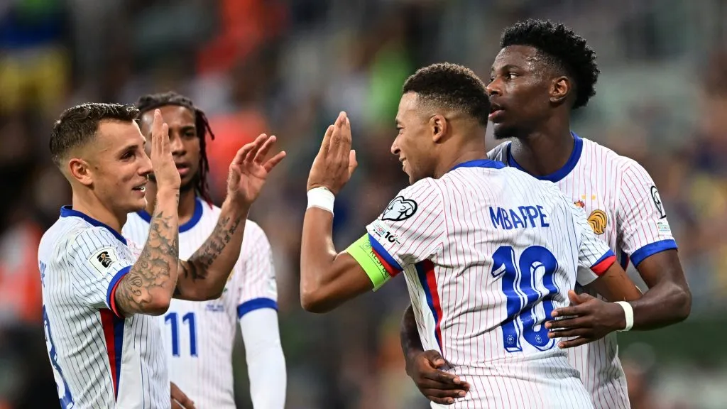 Jogadores da França comemorando gol. Foto: Mateusz Slodkowski/Getty Images