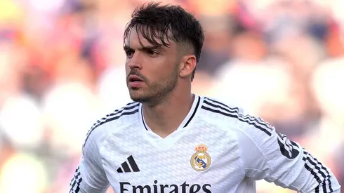 Real Madrid pode acertar a saída do zagueiro Raúl Asencio para o Sevilla. Foto: Alex Caparros/Getty Images