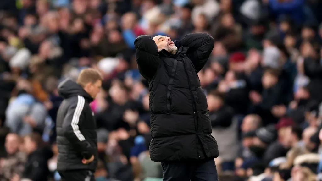 Guardiola durante jogo da Premier League (Foto: Carl Recine/Getty Images)