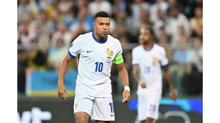 Mbappé em ação pela França. (Photo by Mateusz Slodkowski/Getty Images)